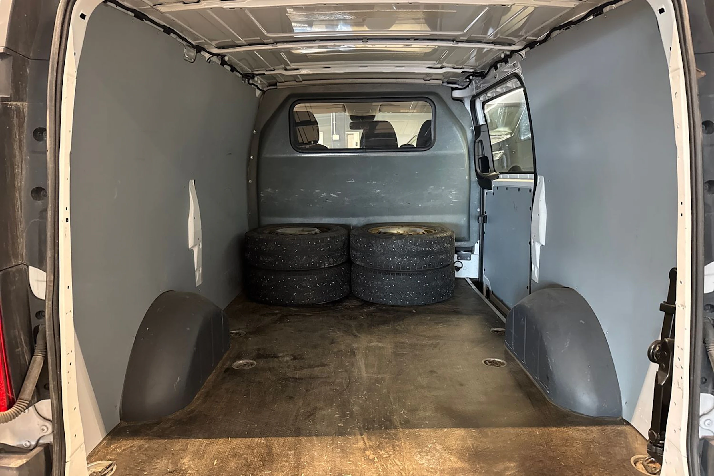 valkoinen Mercedes-Benz Vito 2015 kuva 4.