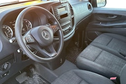 sininen Mercedes-Benz Vito 2015 kuva 3.