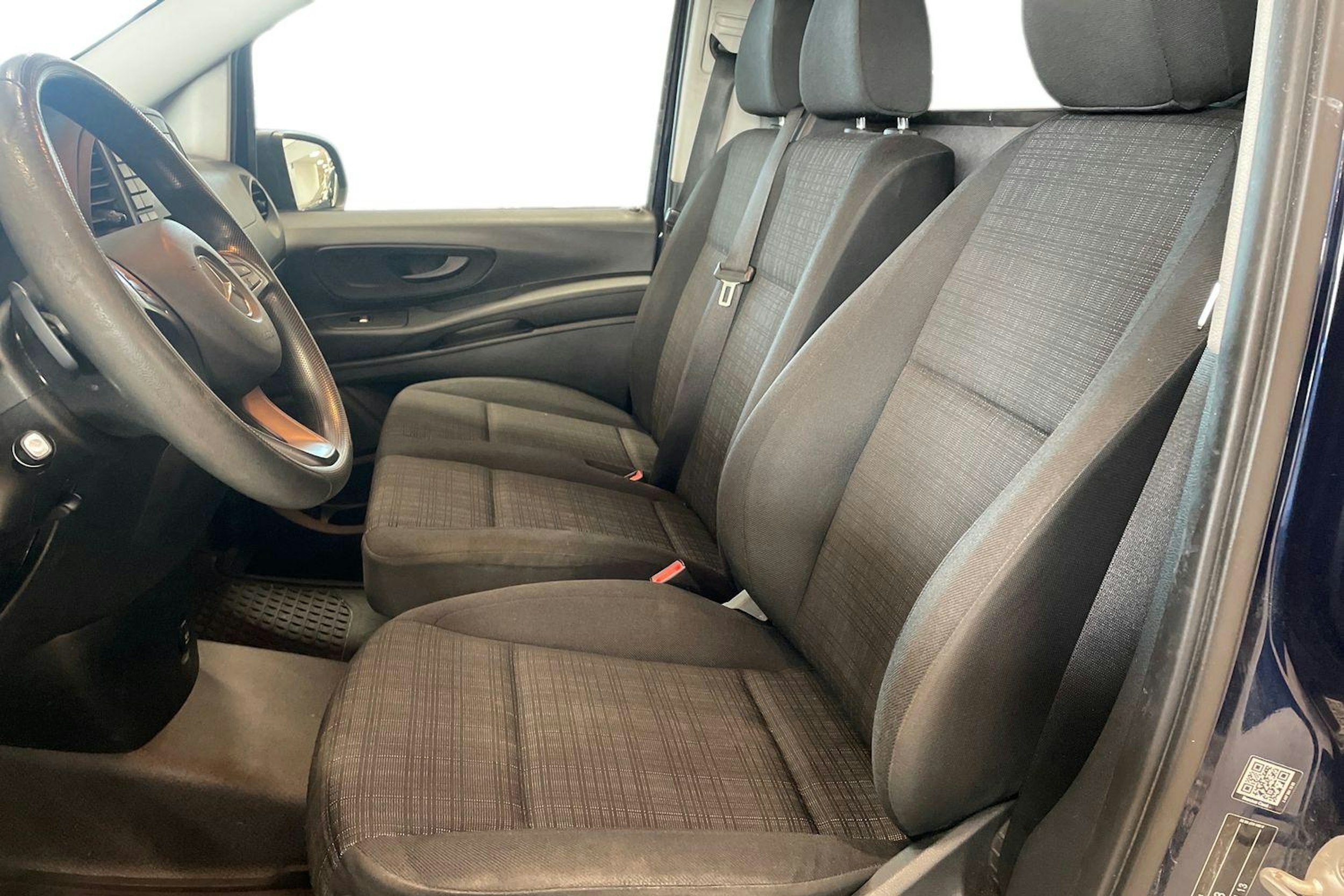 sininen Mercedes-Benz Vito 2015 kuva 10.