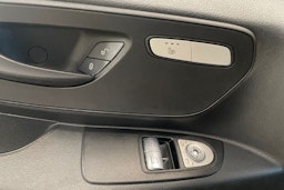 sininen Mercedes-Benz Vito 2015 kuva 24.