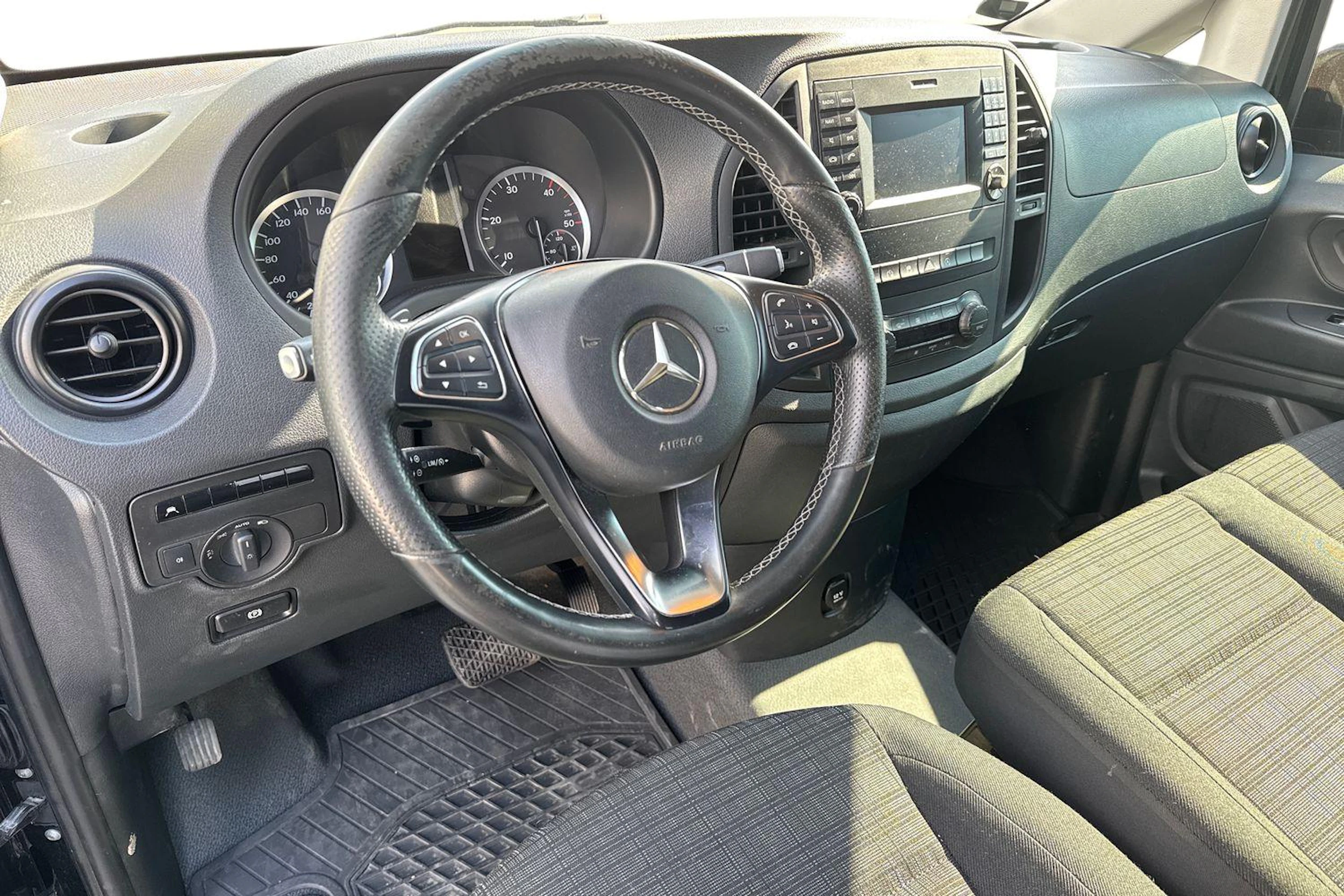 musta Mercedes-Benz Vito 2015 kuva 3.
