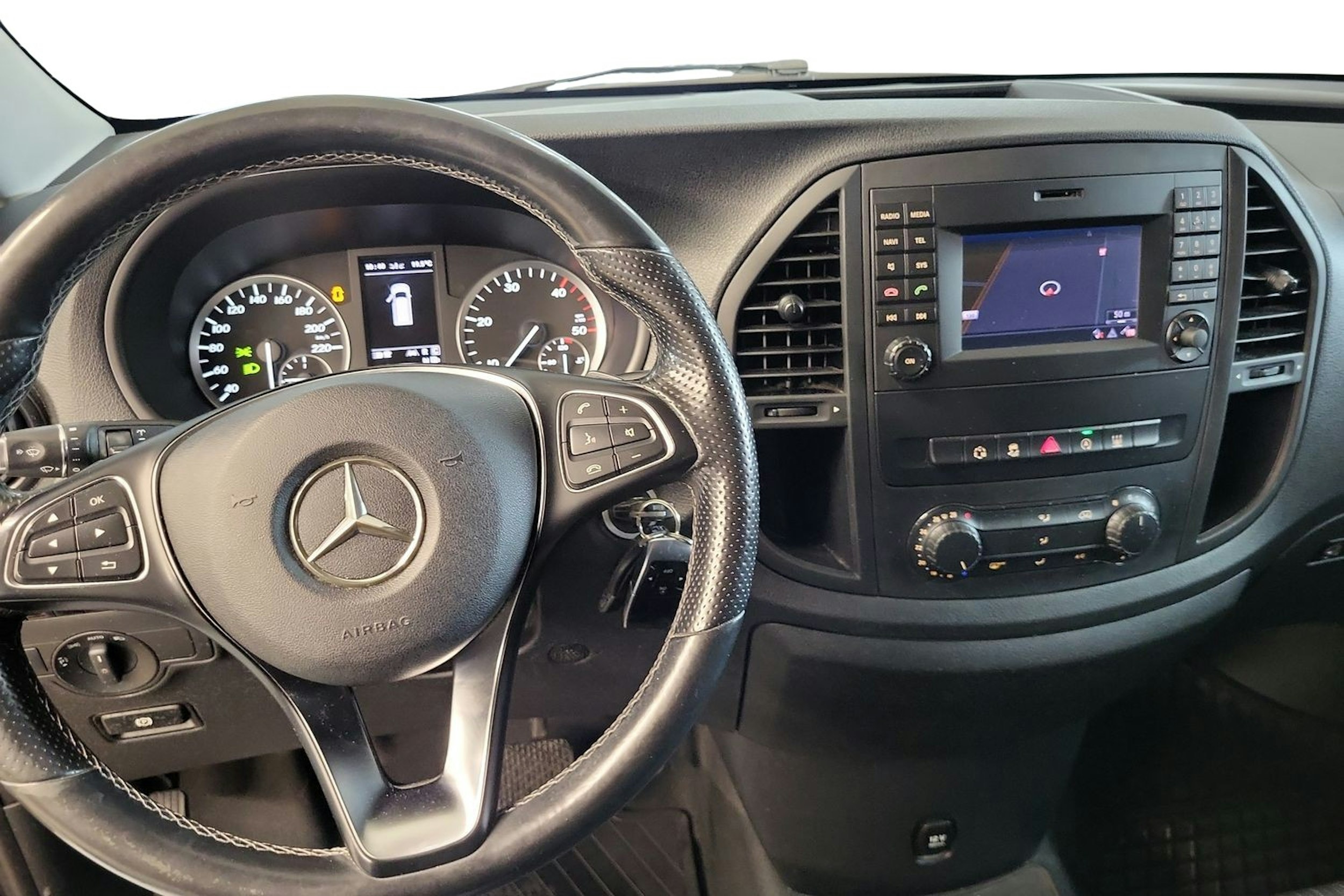 harmaa Mercedes-Benz Vito 2015 kuva 9.