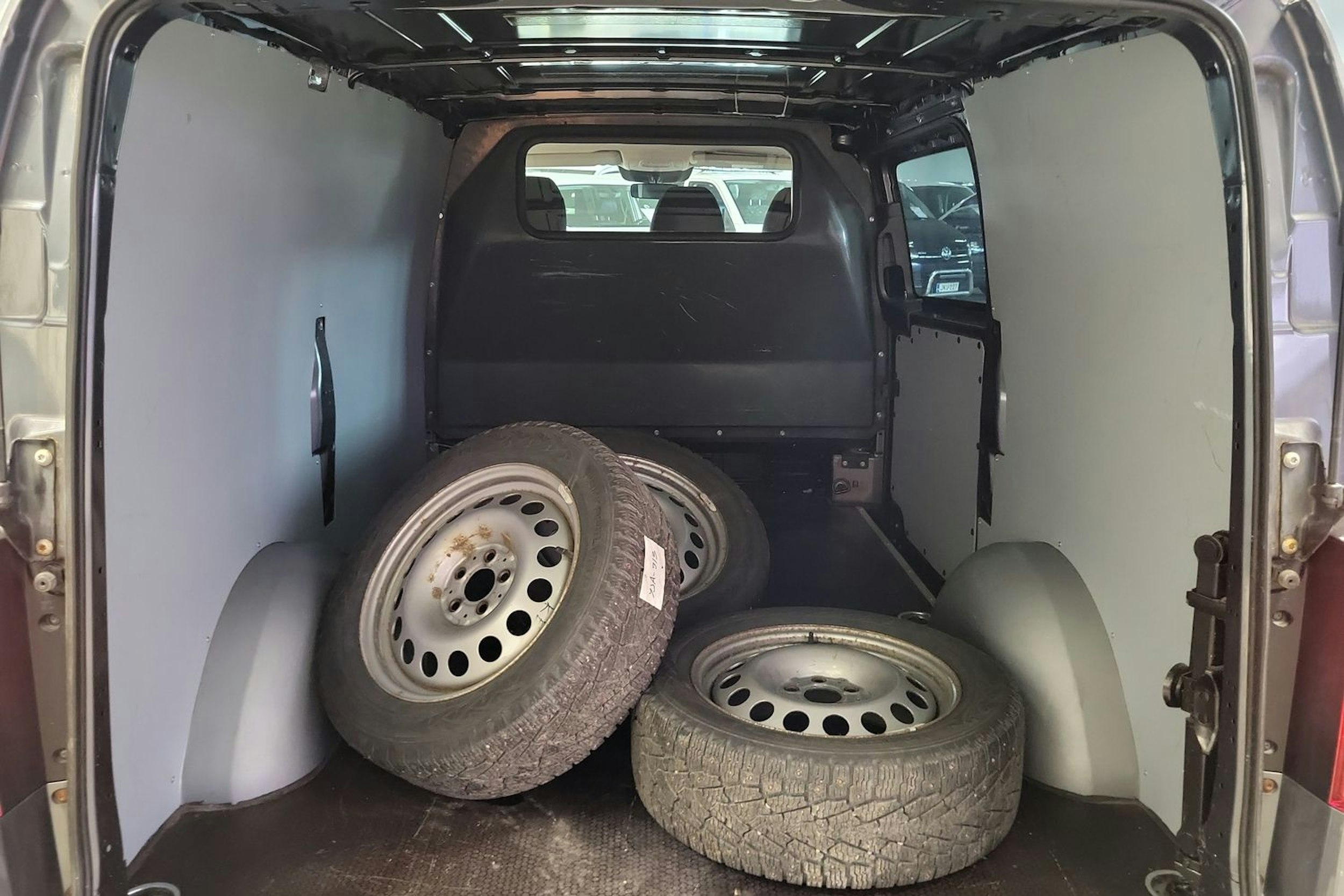 harmaa Mercedes-Benz Vito 2015 kuva 16.