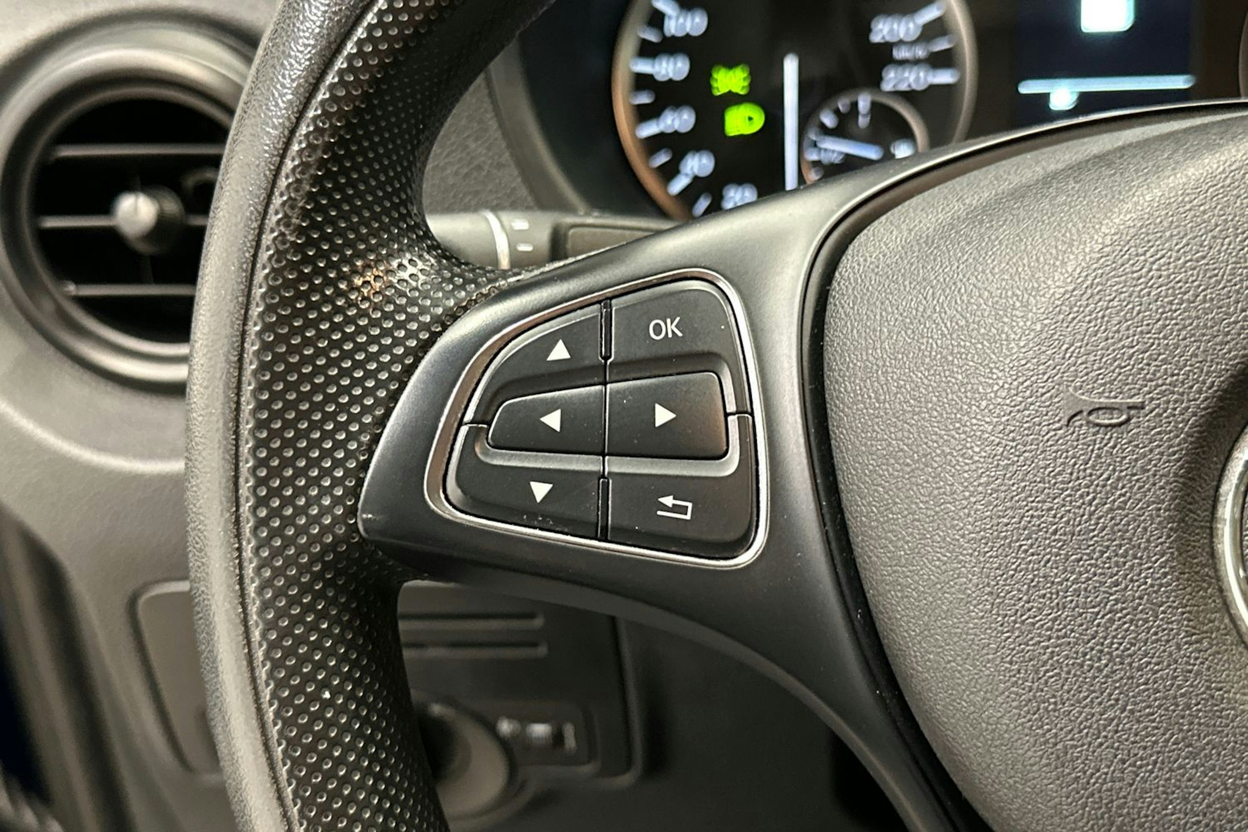 sininen Mercedes-Benz Vito 2015 kuva 14.