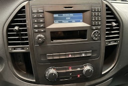 sininen Mercedes-Benz Vito 2015 kuva 17.