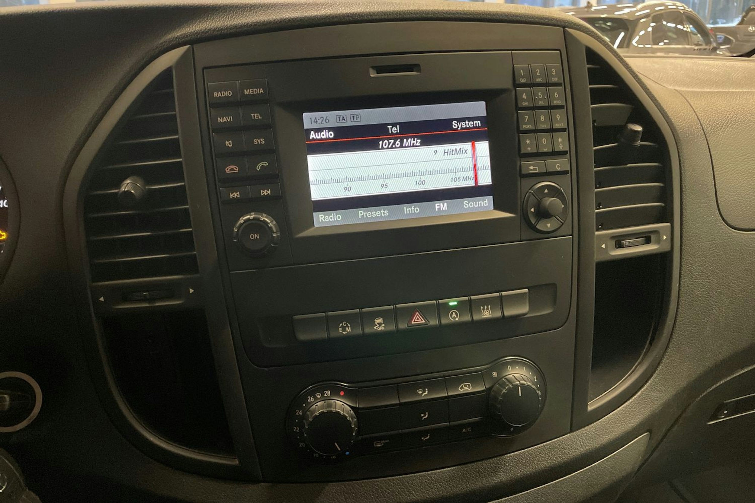 musta Mercedes-Benz Vito 2016 kuva 16.