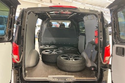 musta Mercedes-Benz Vito 2016 kuva 19.