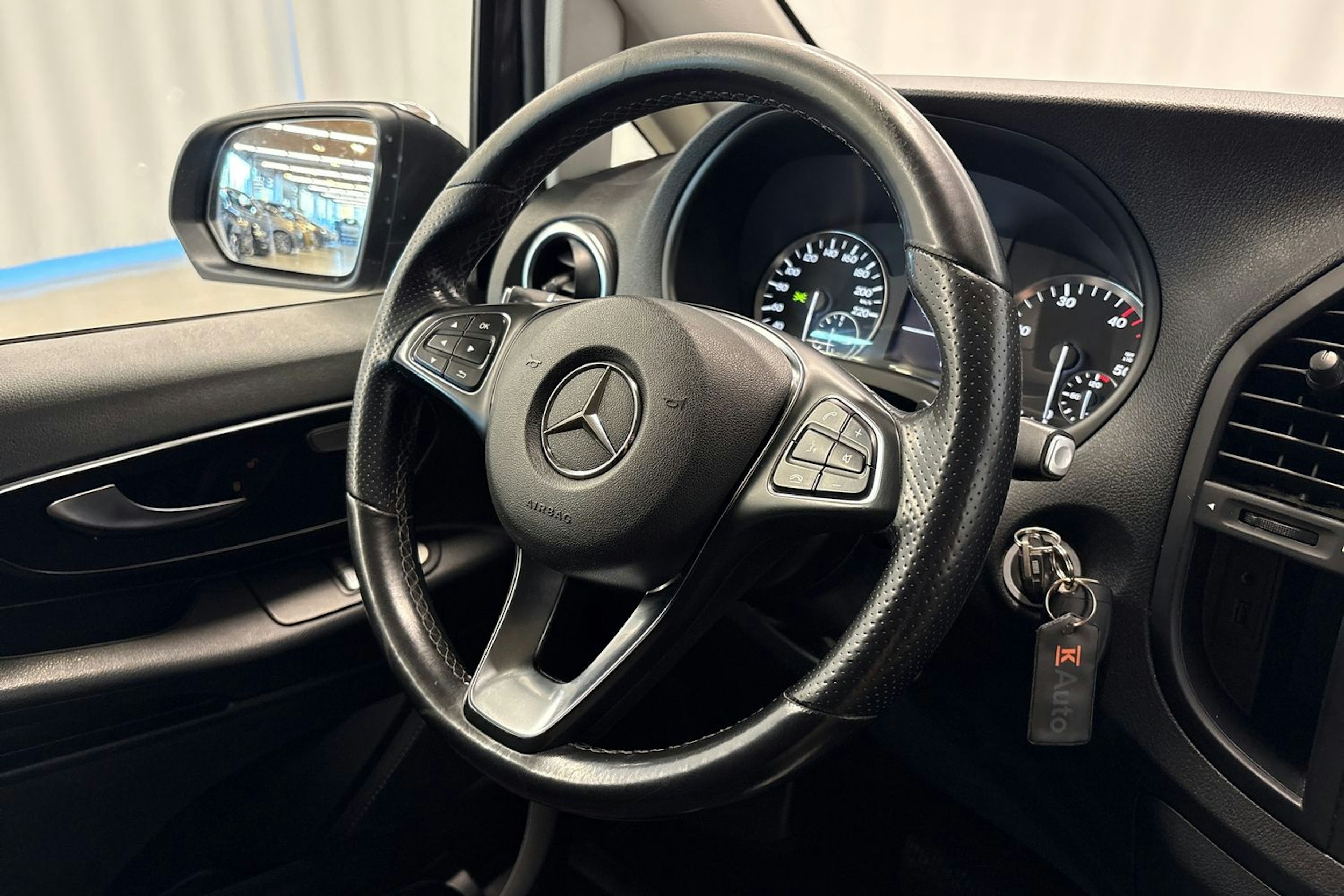 harmaa Mercedes-Benz Vito 2016 kuva 13.