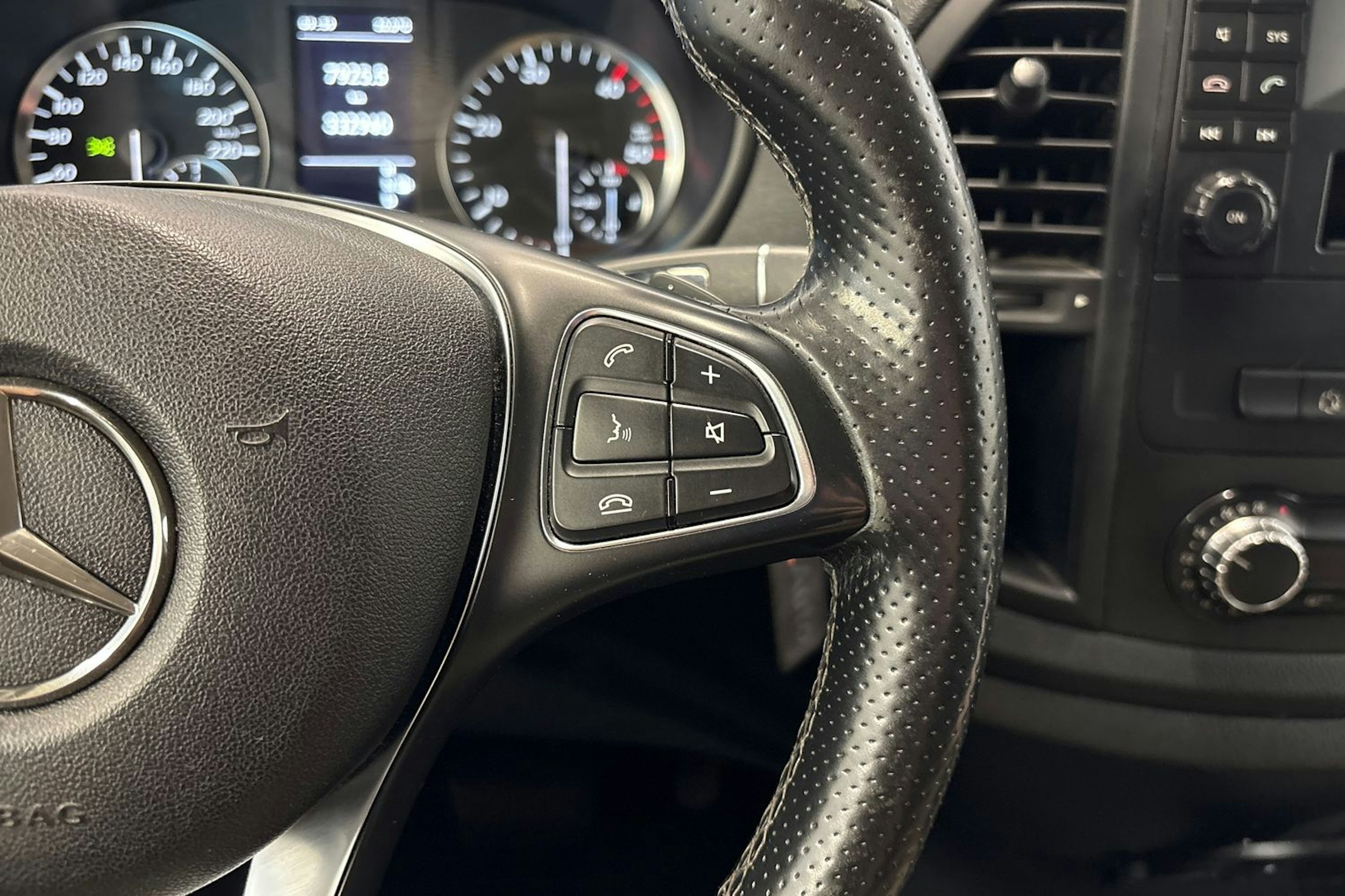 harmaa Mercedes-Benz Vito 2016 kuva 16.