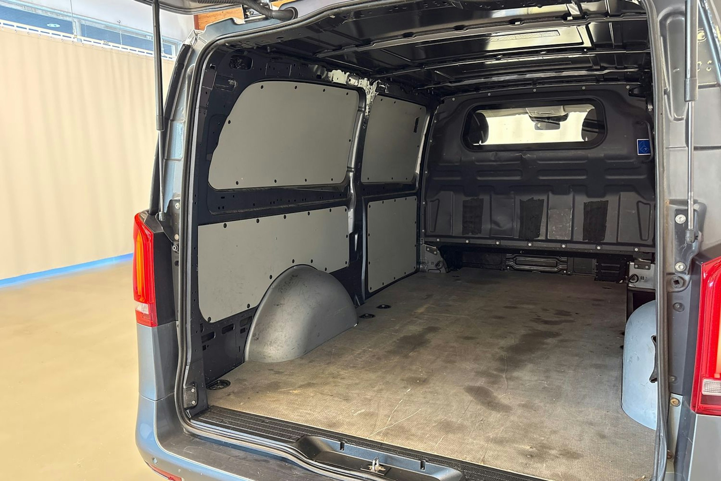 harmaa Mercedes-Benz Vito 2016 kuva 26.