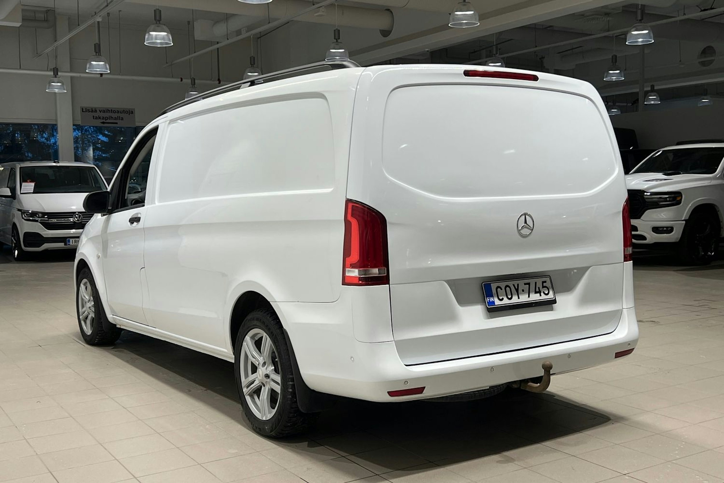 Valkoinen Mercedes-Benz Vito 2016 kuva 21.