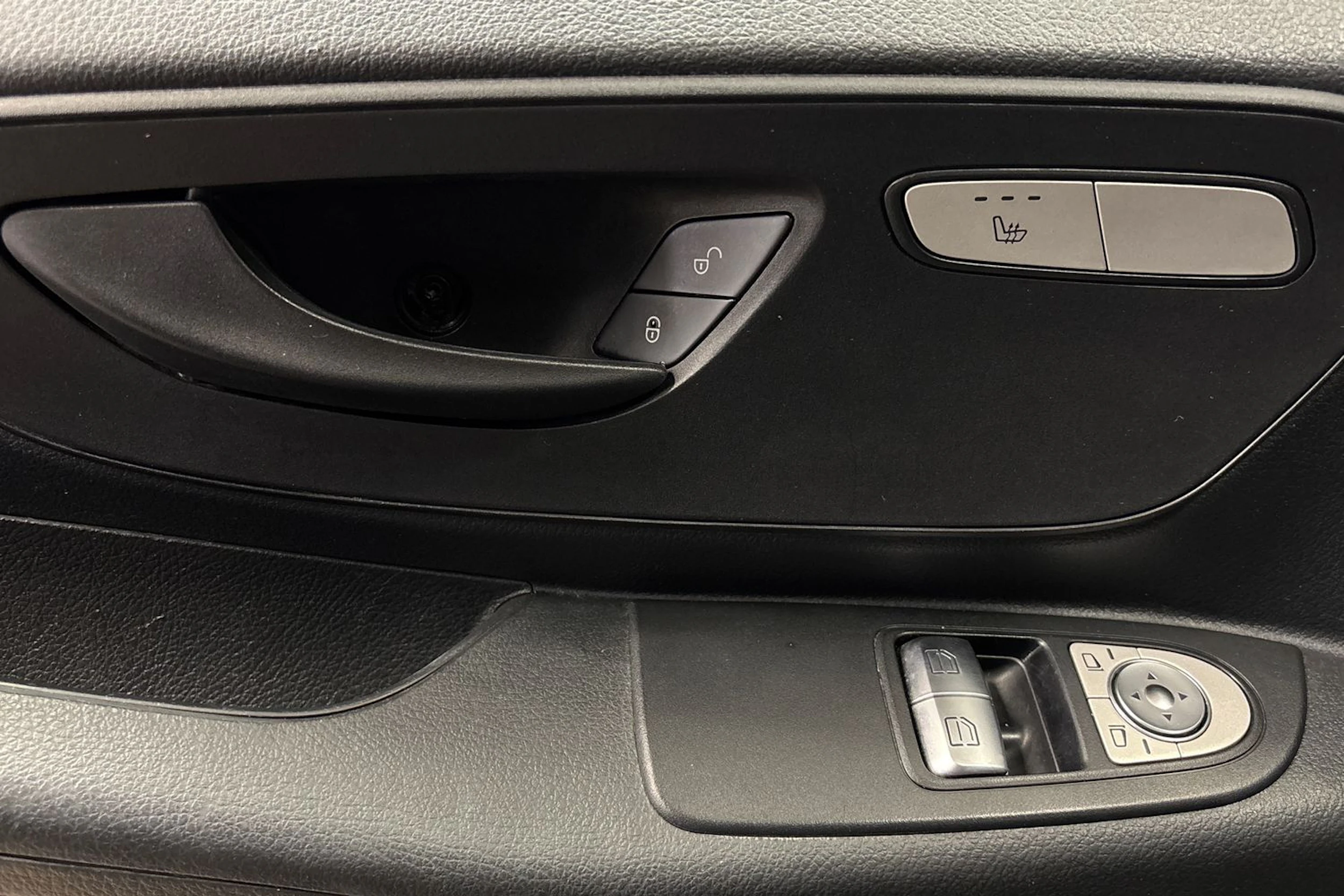 musta Mercedes-Benz Vito 2016 kuva 10.