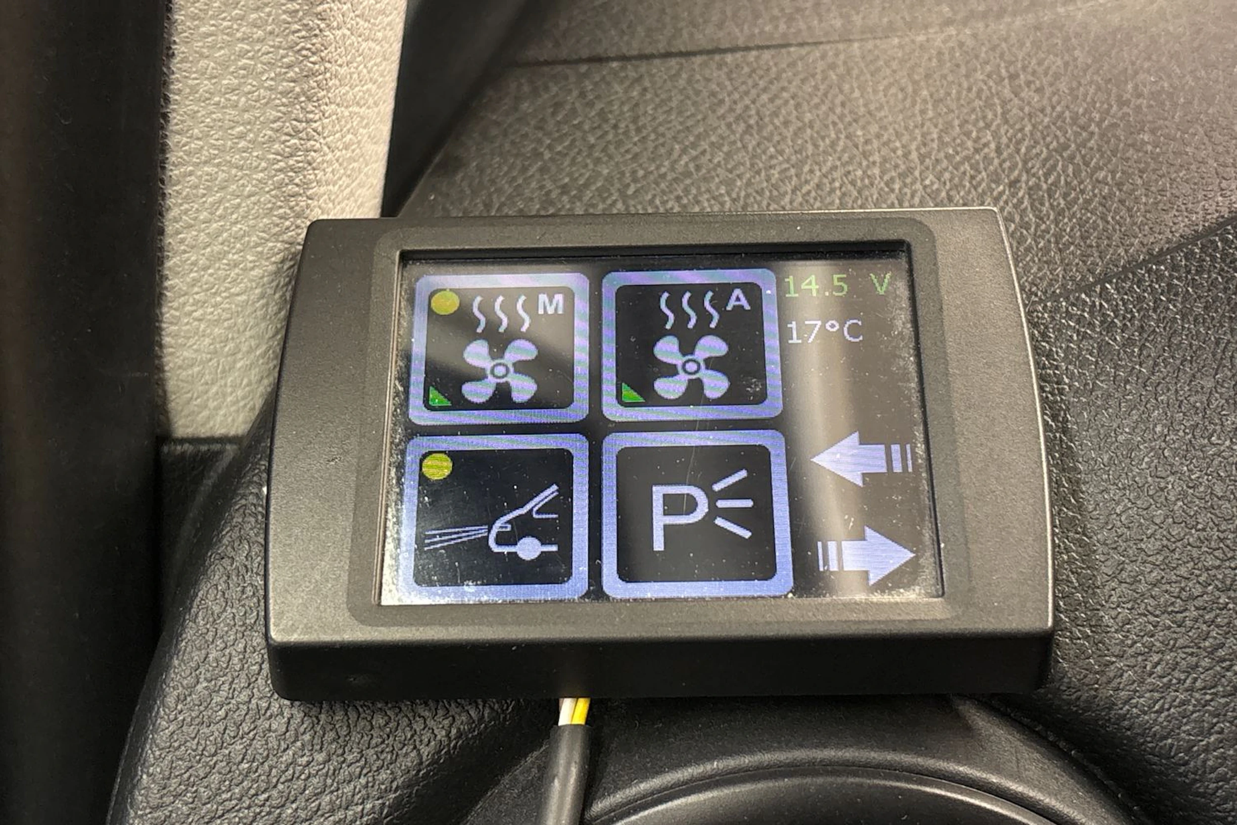 musta Mercedes-Benz Vito 2016 kuva 13.