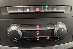 sininen Mercedes-Benz Vito 2016 kuva 17.