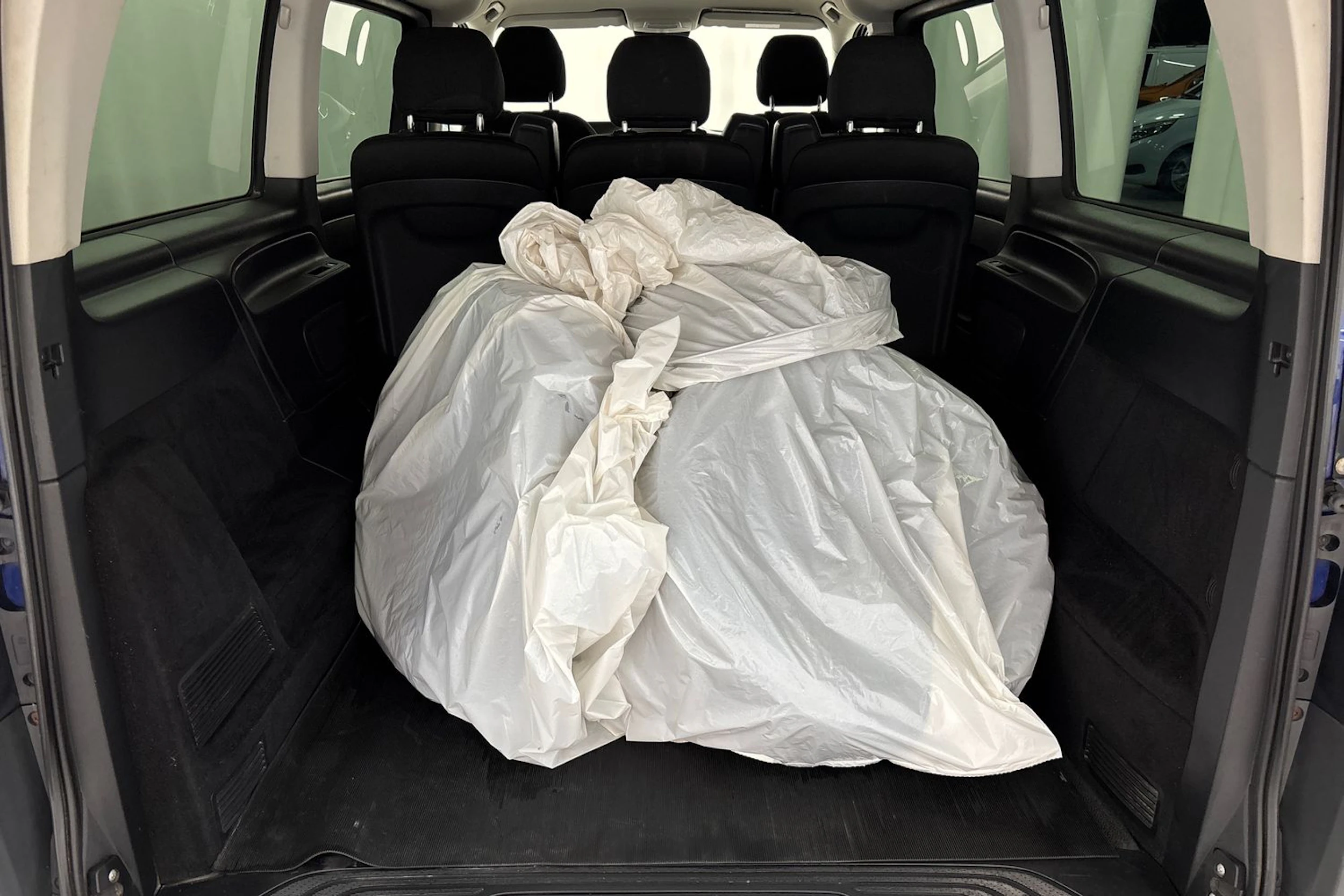 sininen Mercedes-Benz Vito 2016 kuva 24.