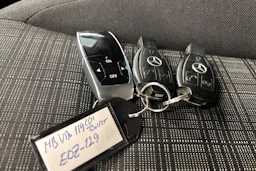 sininen Mercedes-Benz Vito 2016 kuva 27.