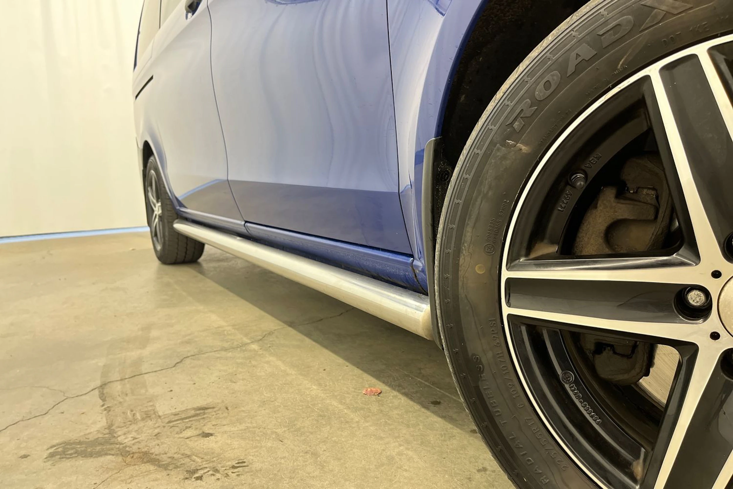 sininen Mercedes-Benz Vito 2016 kuva 30.