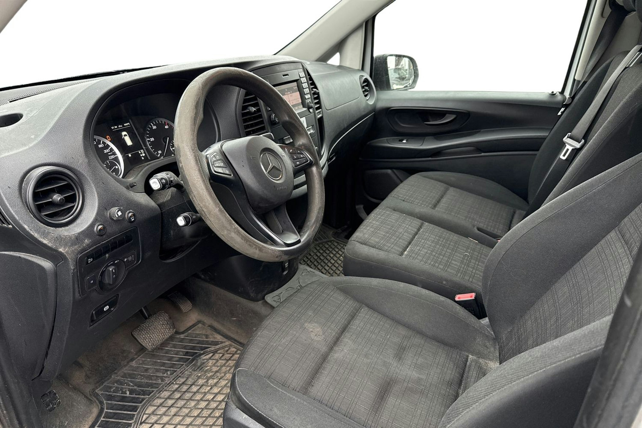 valkoinen Mercedes-Benz Vito 2016 kuva 3.