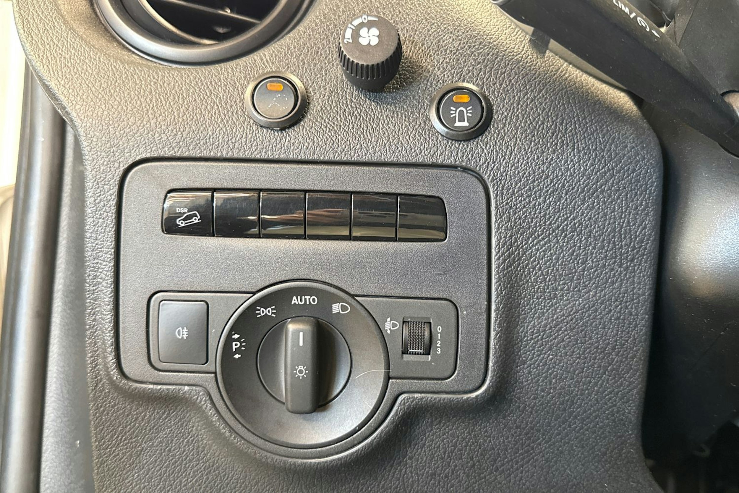 valkoinen Mercedes-Benz Vito 2016 kuva 17.
