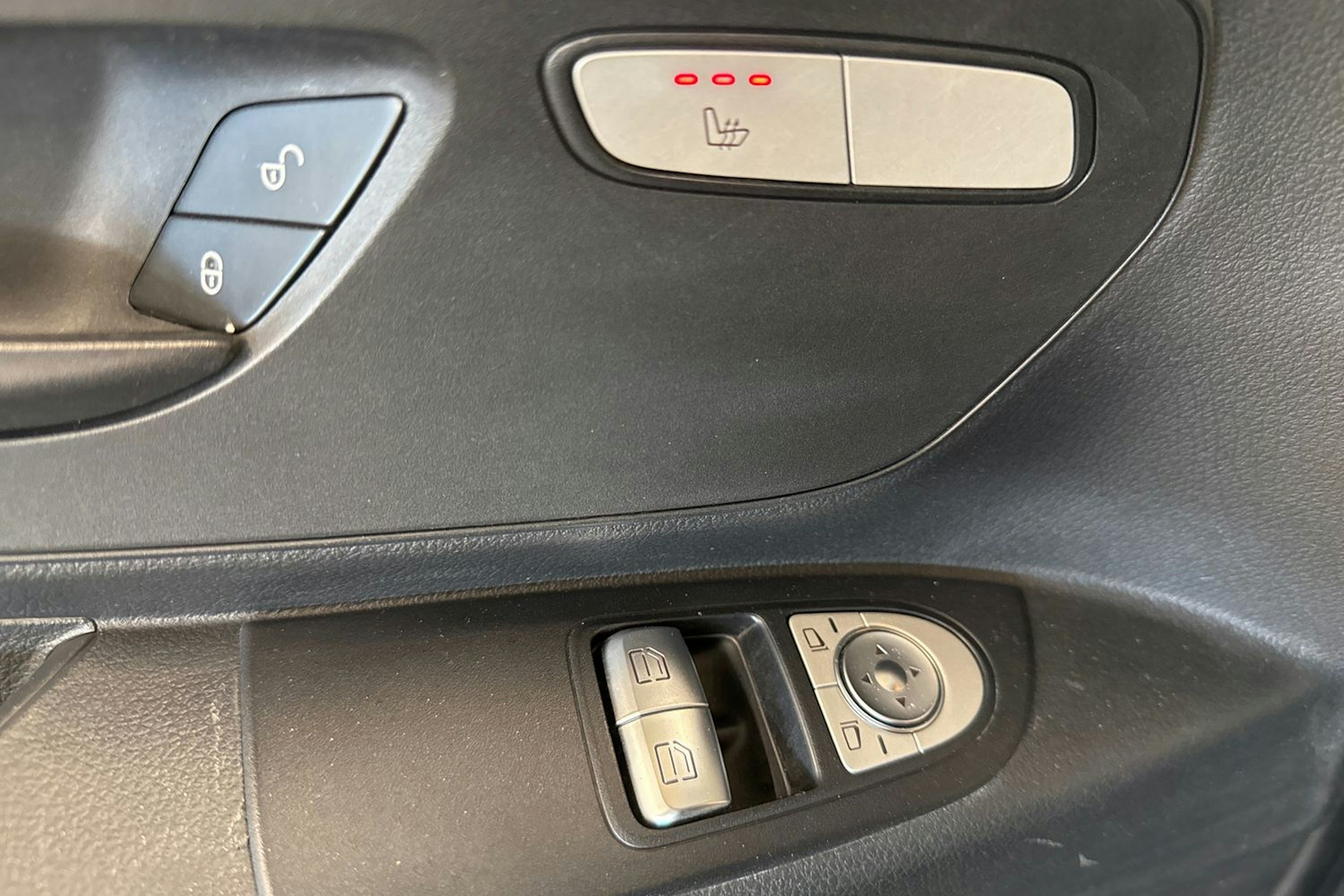 valkoinen Mercedes-Benz Vito 2016 kuva 18.