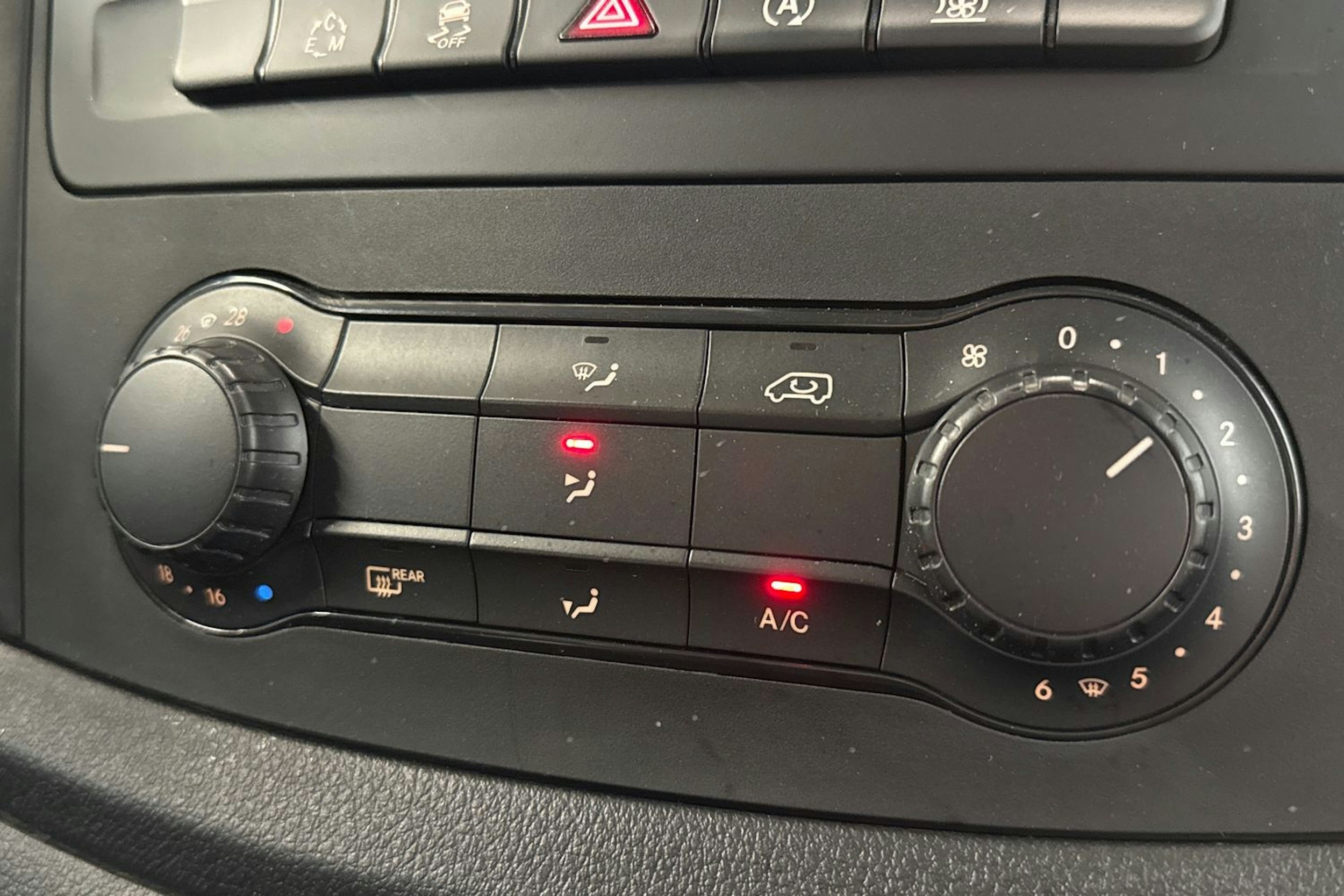valkoinen Mercedes-Benz Vito 2016 kuva 23.