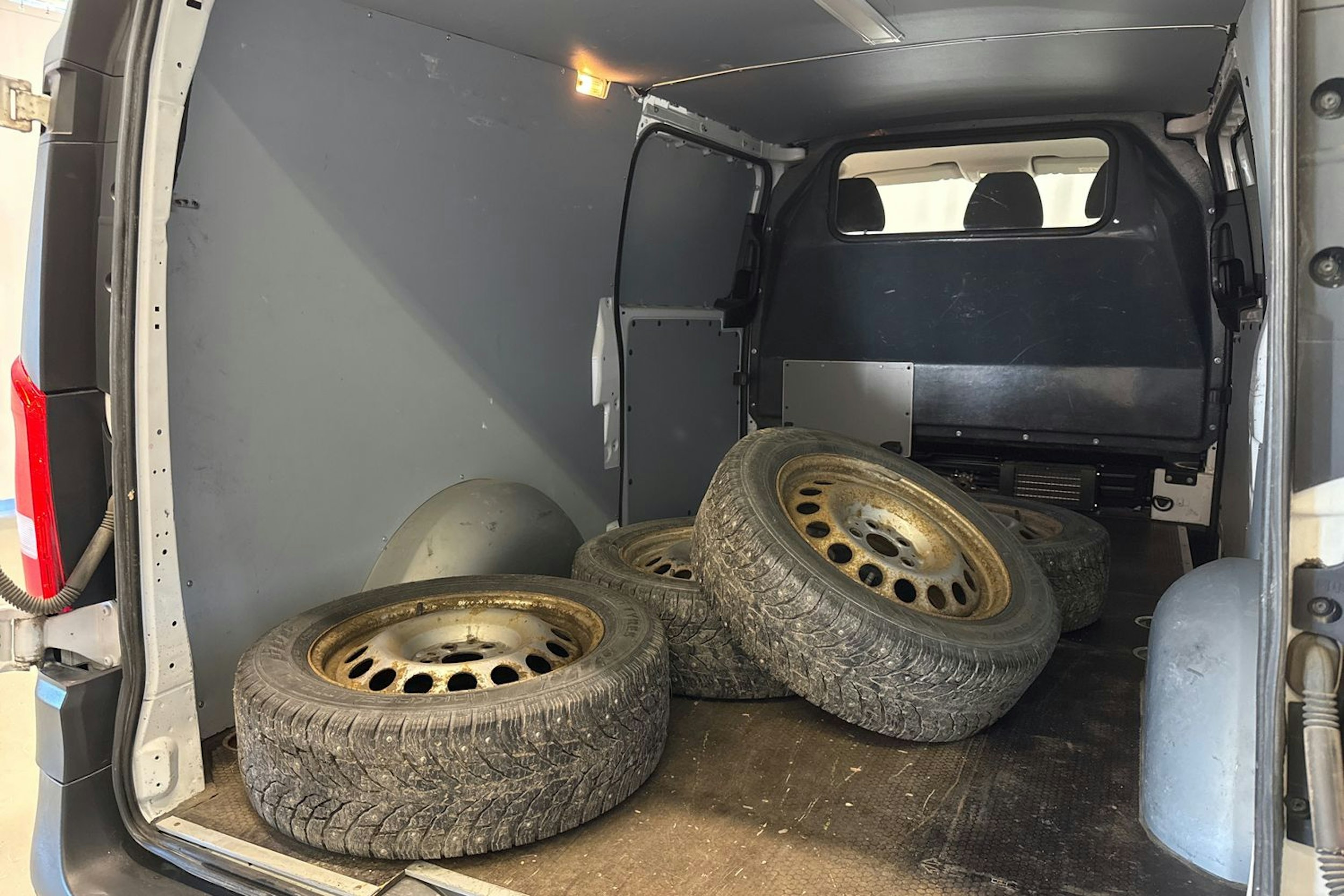 valkoinen Mercedes-Benz Vito 2016 kuva 25.