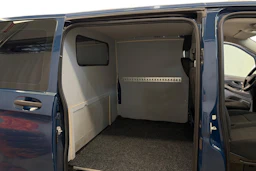 sininen Mercedes-Benz Vito 2016 kuva 8.
