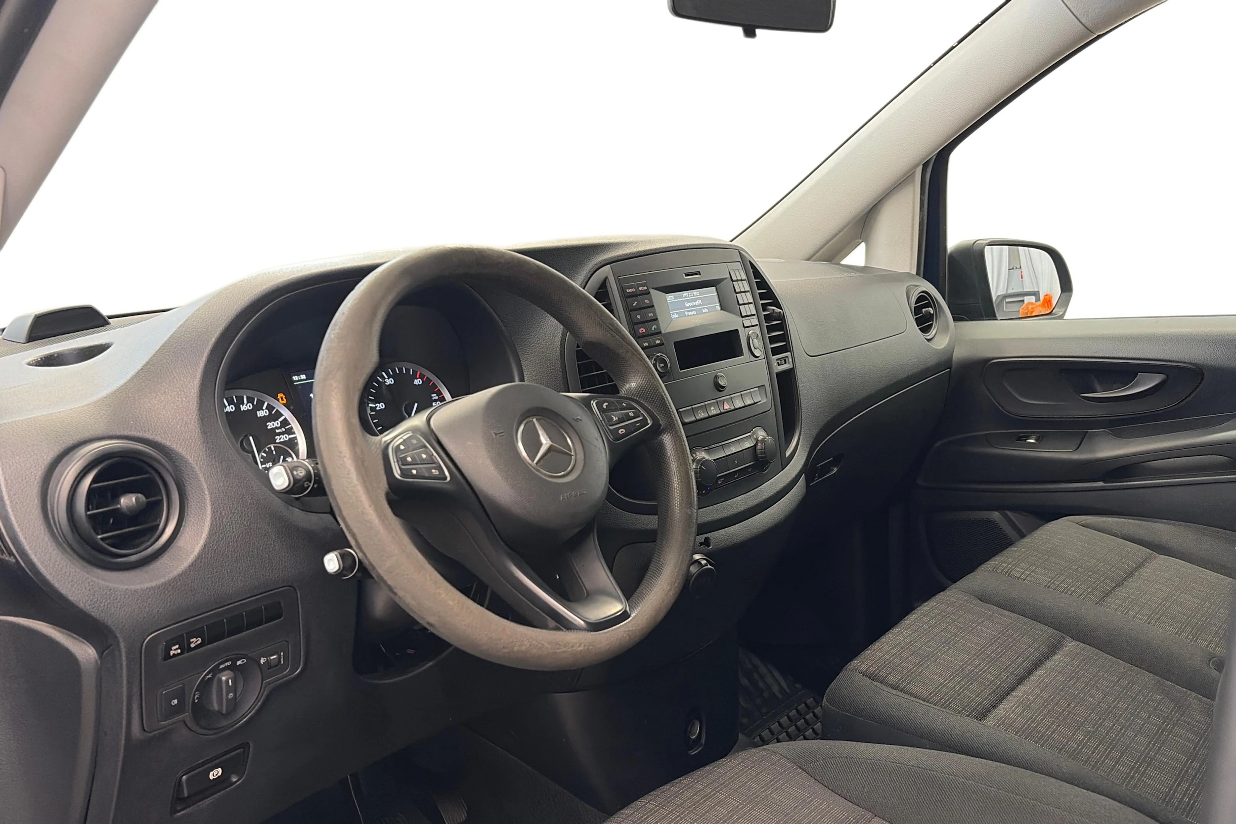 sininen Mercedes-Benz Vito 2016 kuva 9.