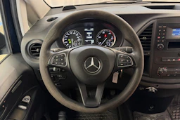 sininen Mercedes-Benz Vito 2016 kuva 12.
