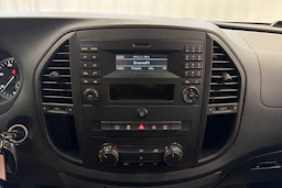 sininen Mercedes-Benz Vito 2016 kuva 17.
