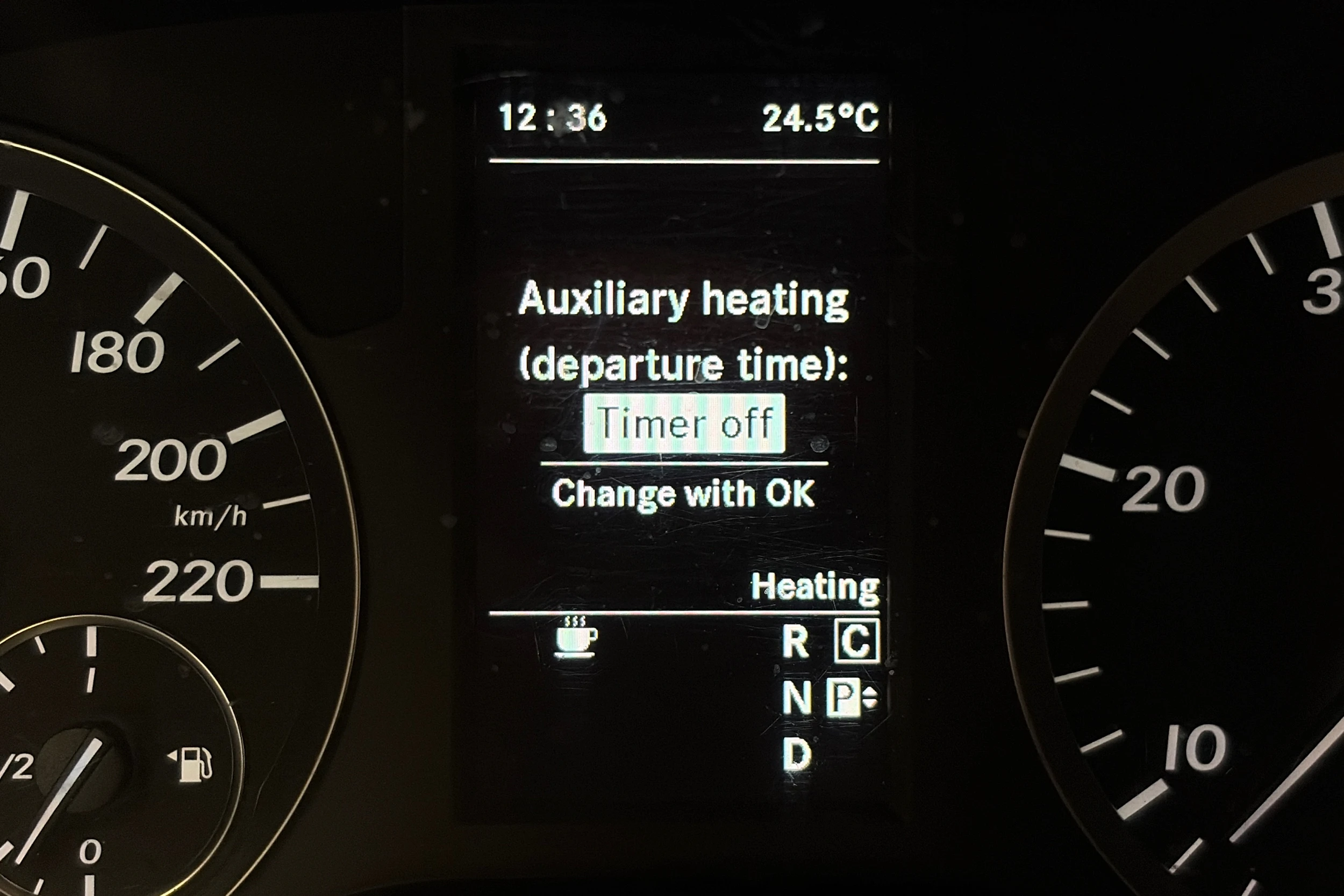 sininen Mercedes-Benz Vito 2016 kuva 18.