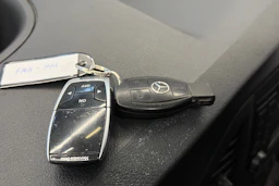sininen Mercedes-Benz Vito 2016 kuva 24.
