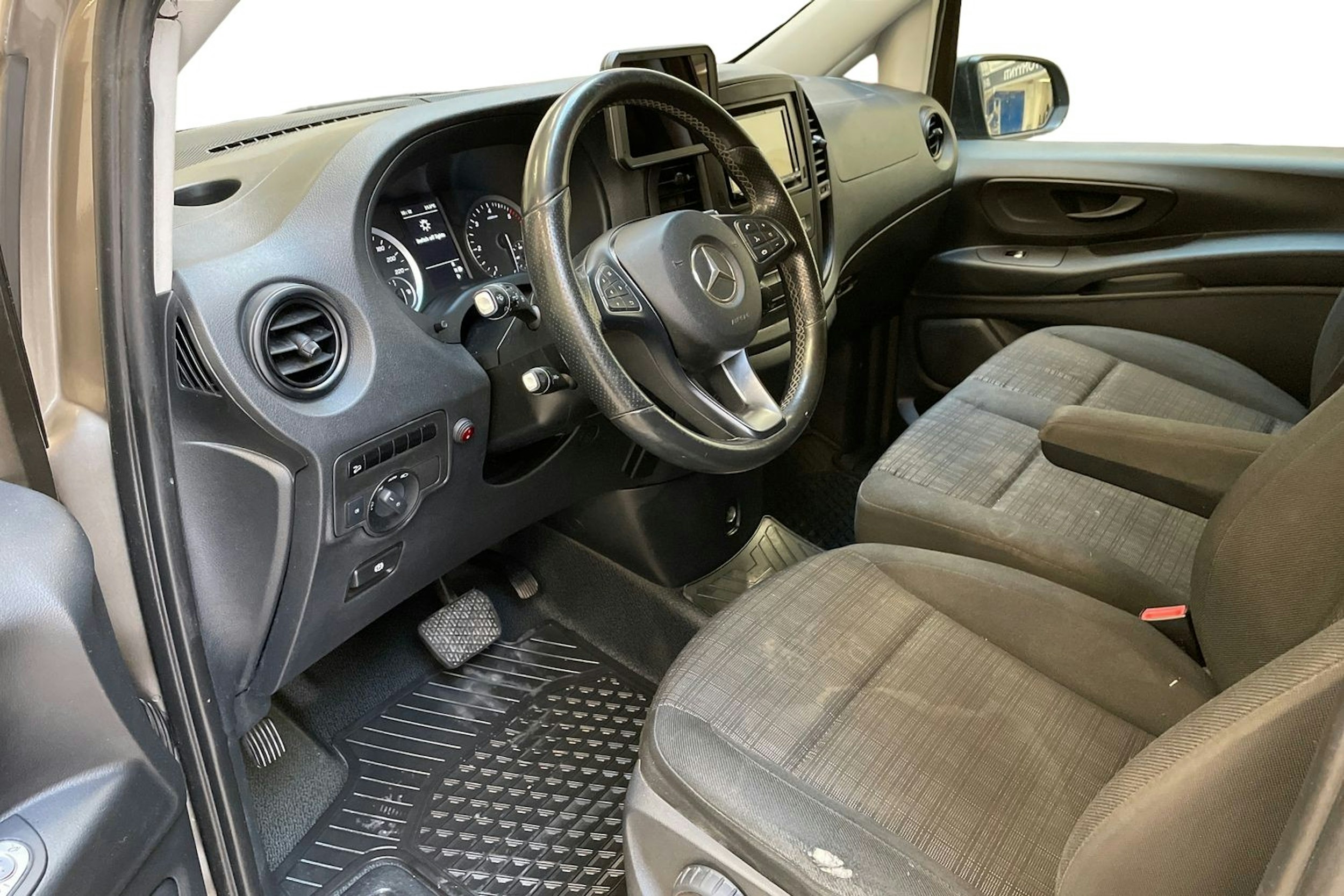harmaa Mercedes-Benz Vito 2016 kuva 7.