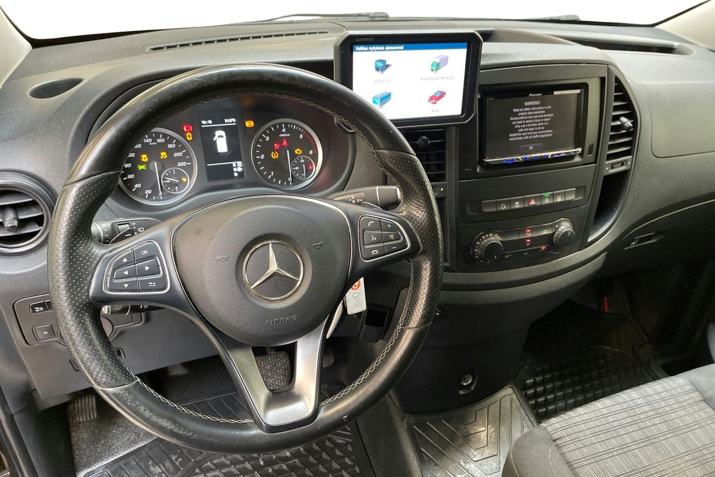 harmaa Mercedes-Benz Vito 2016 kuva 9.