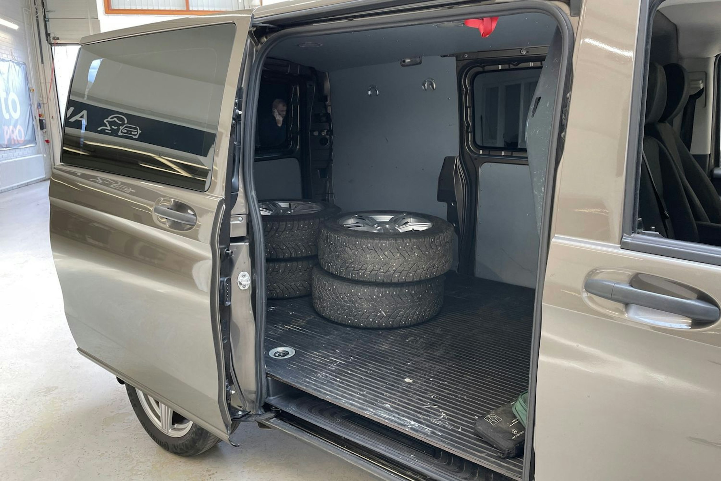 harmaa Mercedes-Benz Vito 2016 kuva 13.