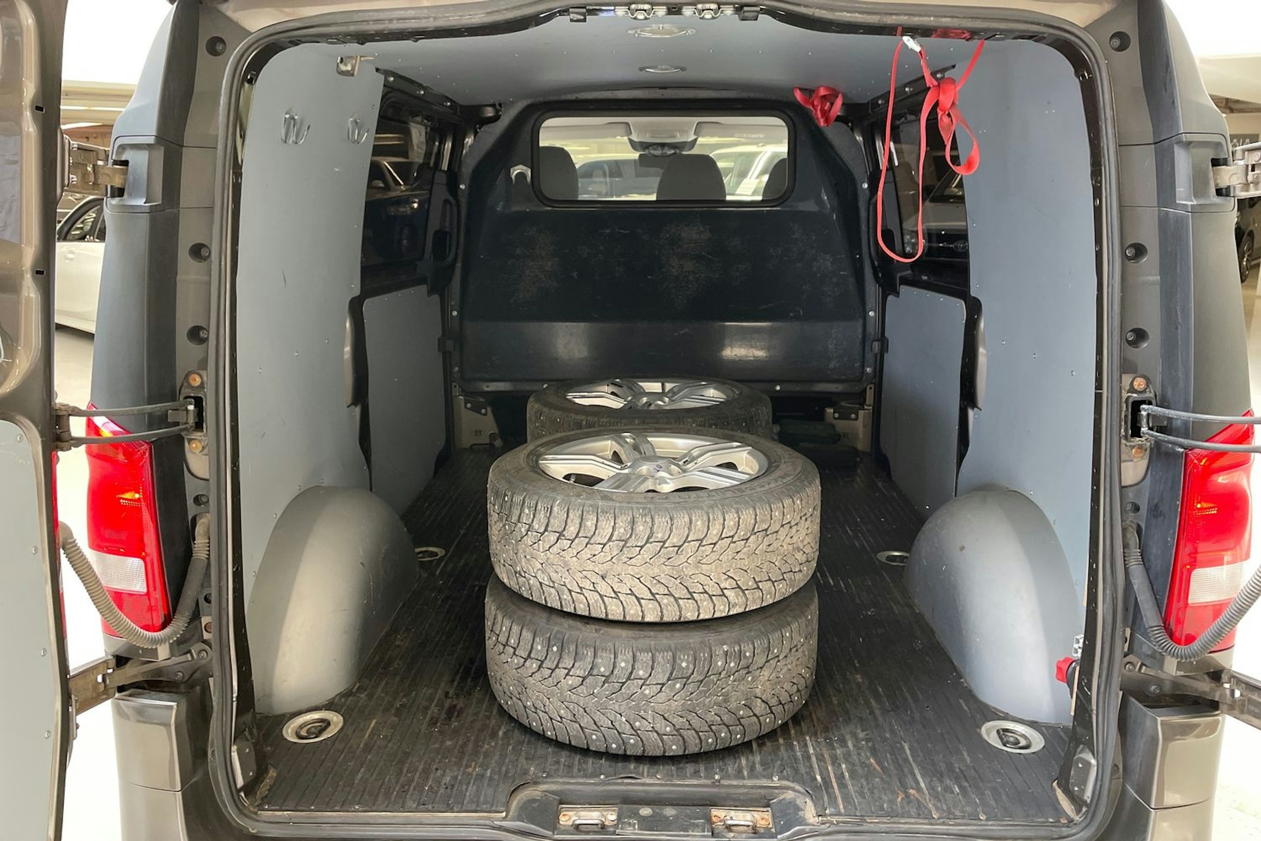 harmaa Mercedes-Benz Vito 2016 kuva 15.