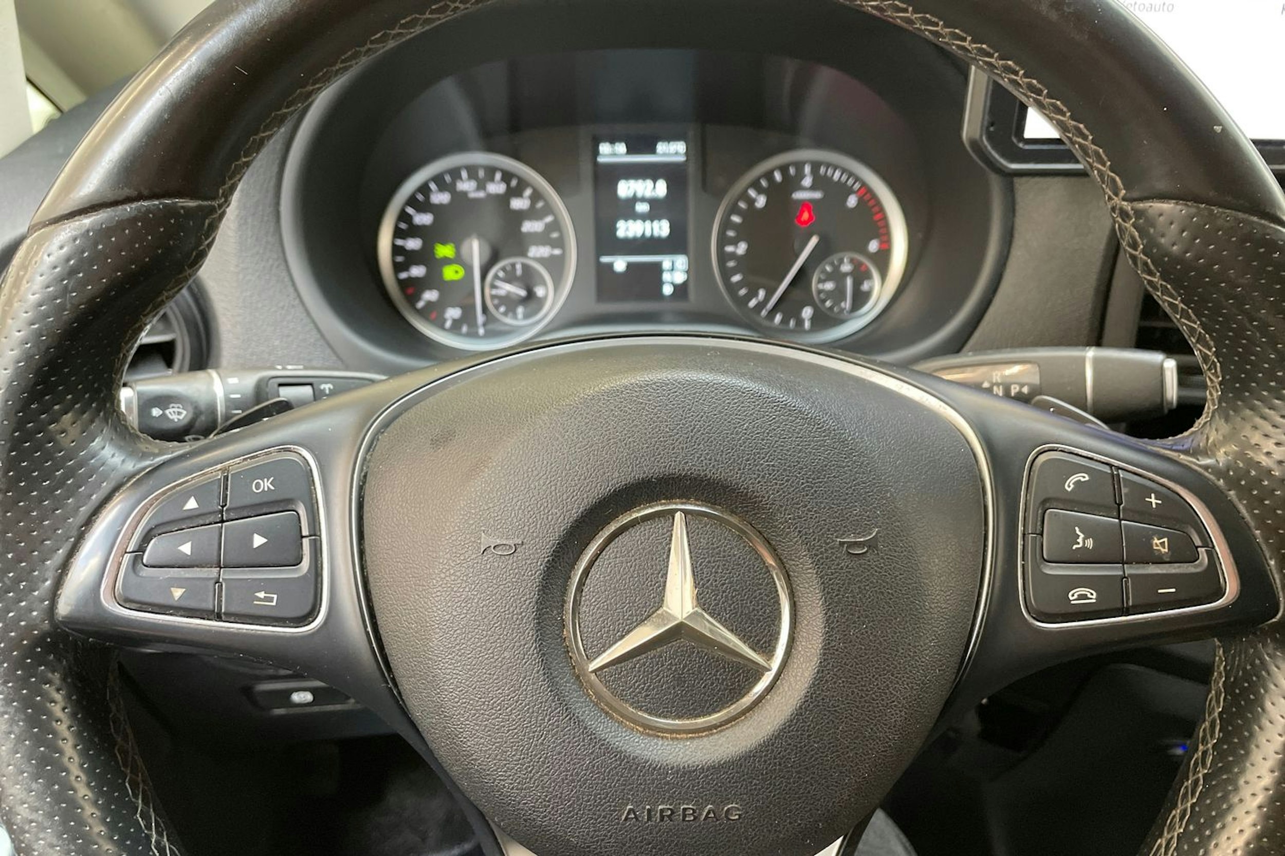 harmaa Mercedes-Benz Vito 2016 kuva 17.