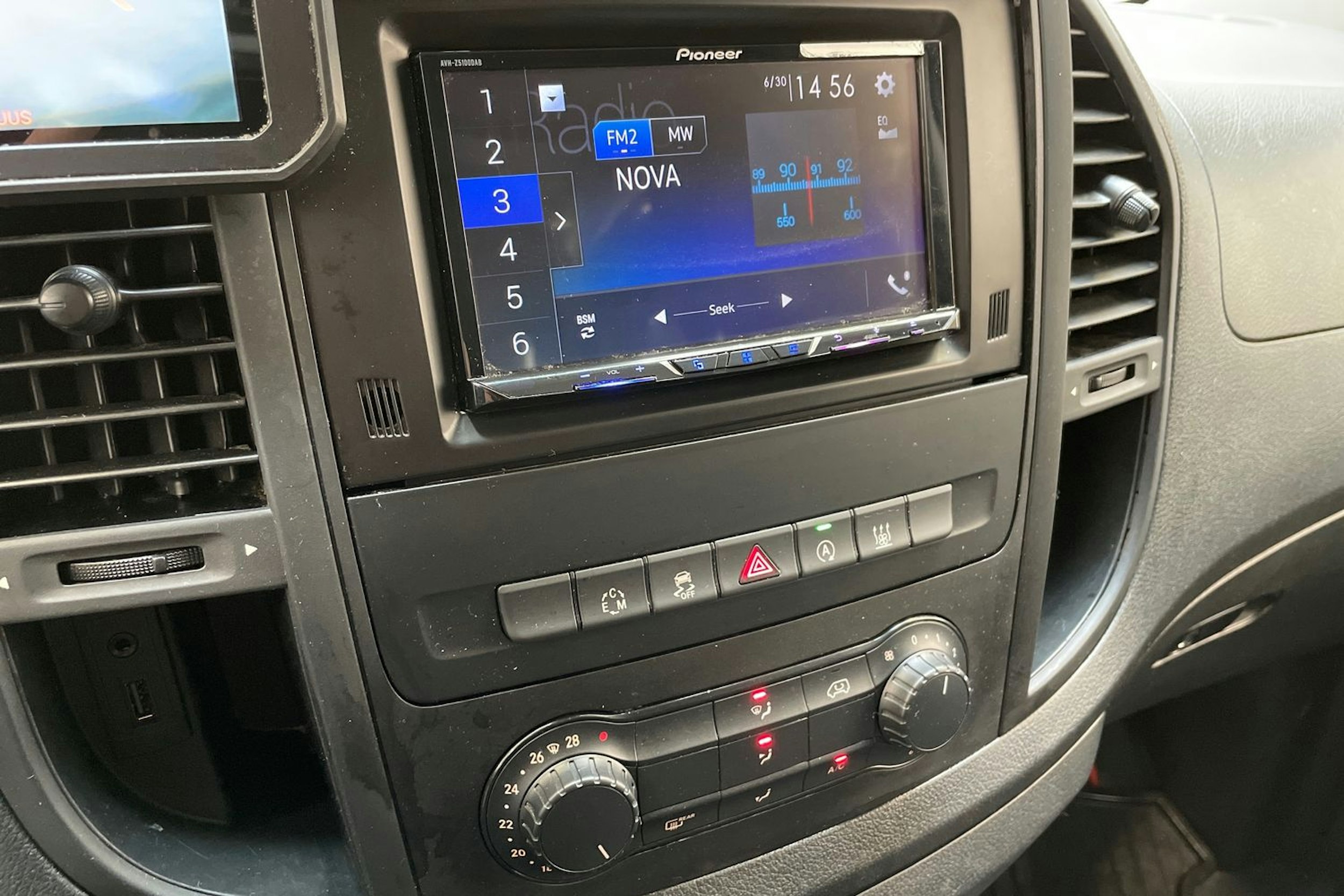 harmaa Mercedes-Benz Vito 2016 kuva 21.