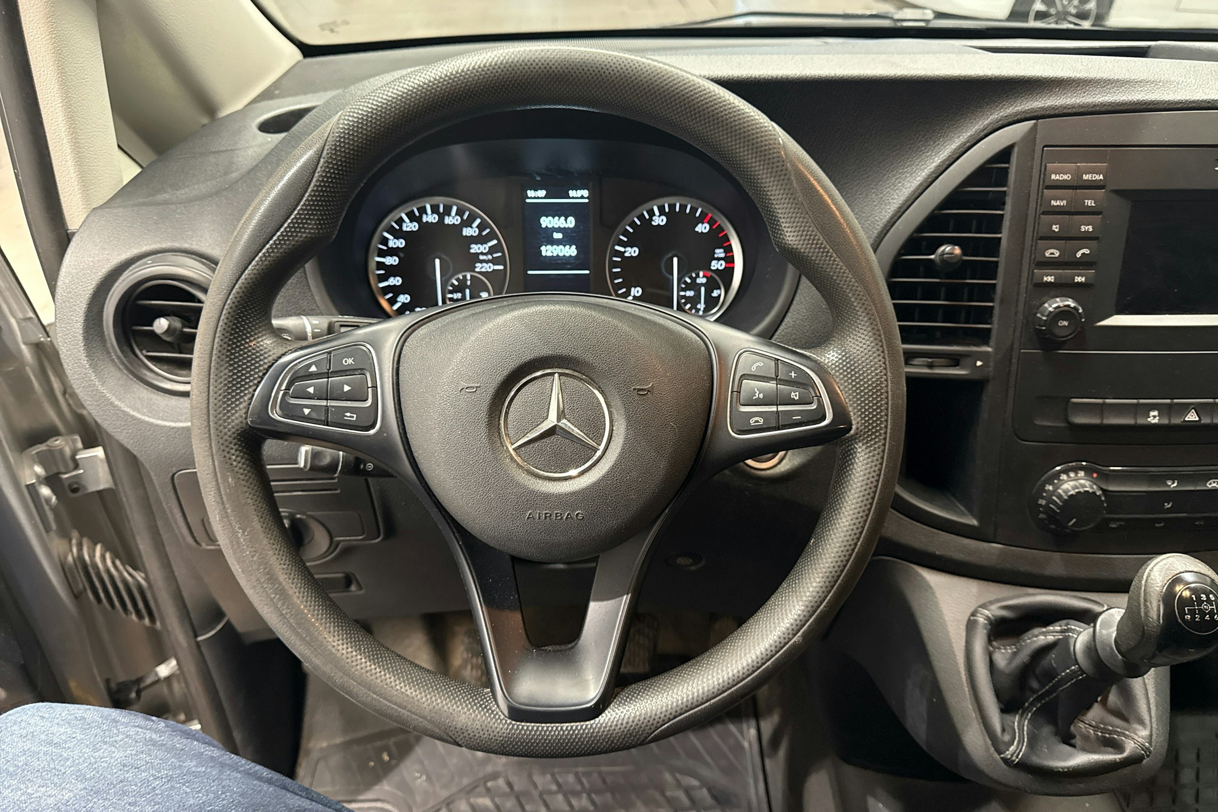 Hopea Mercedes-Benz VITO 2016 kuva 14.