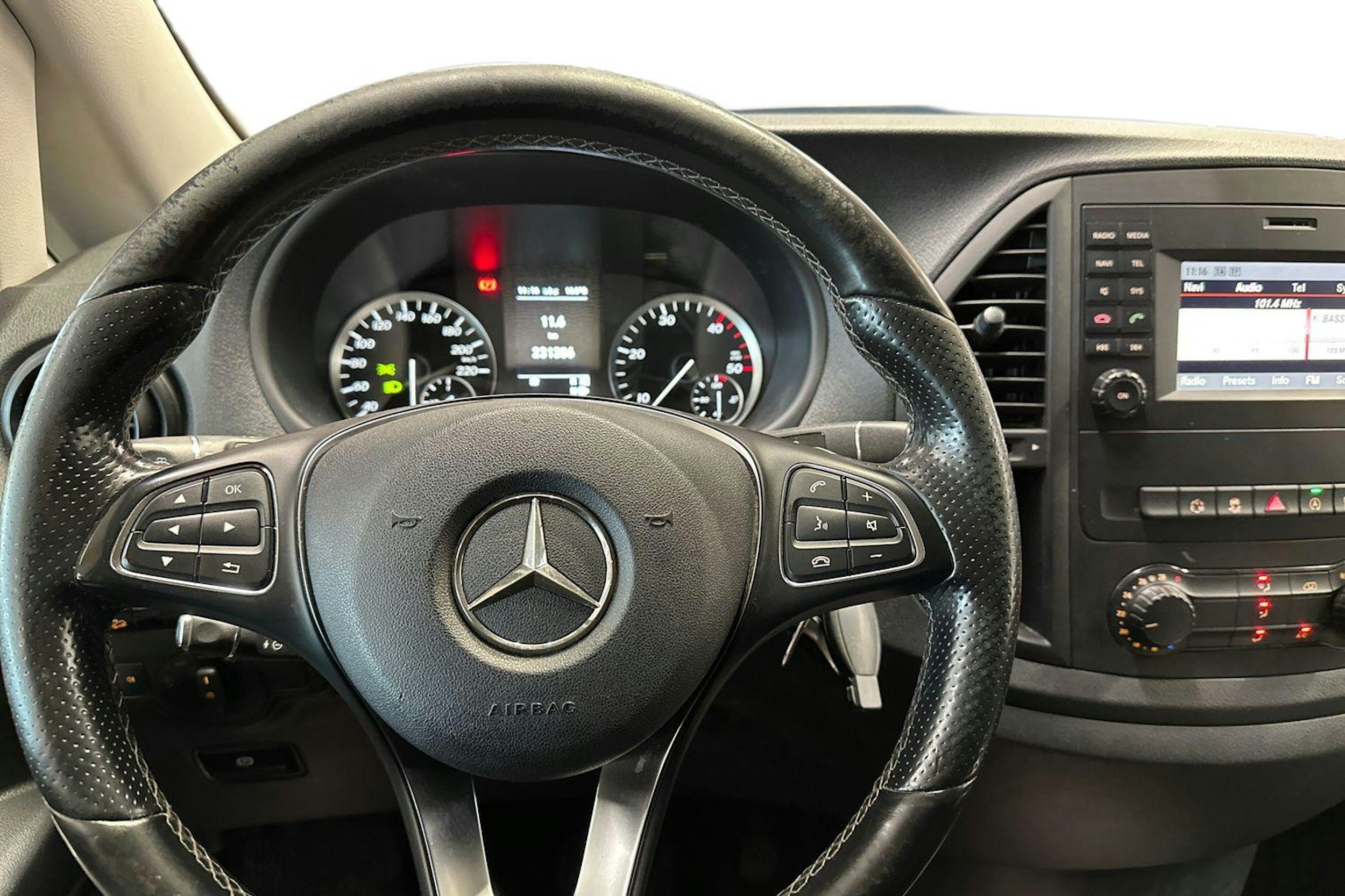 valkoinen Mercedes-Benz Vito 2016 kuva 7.