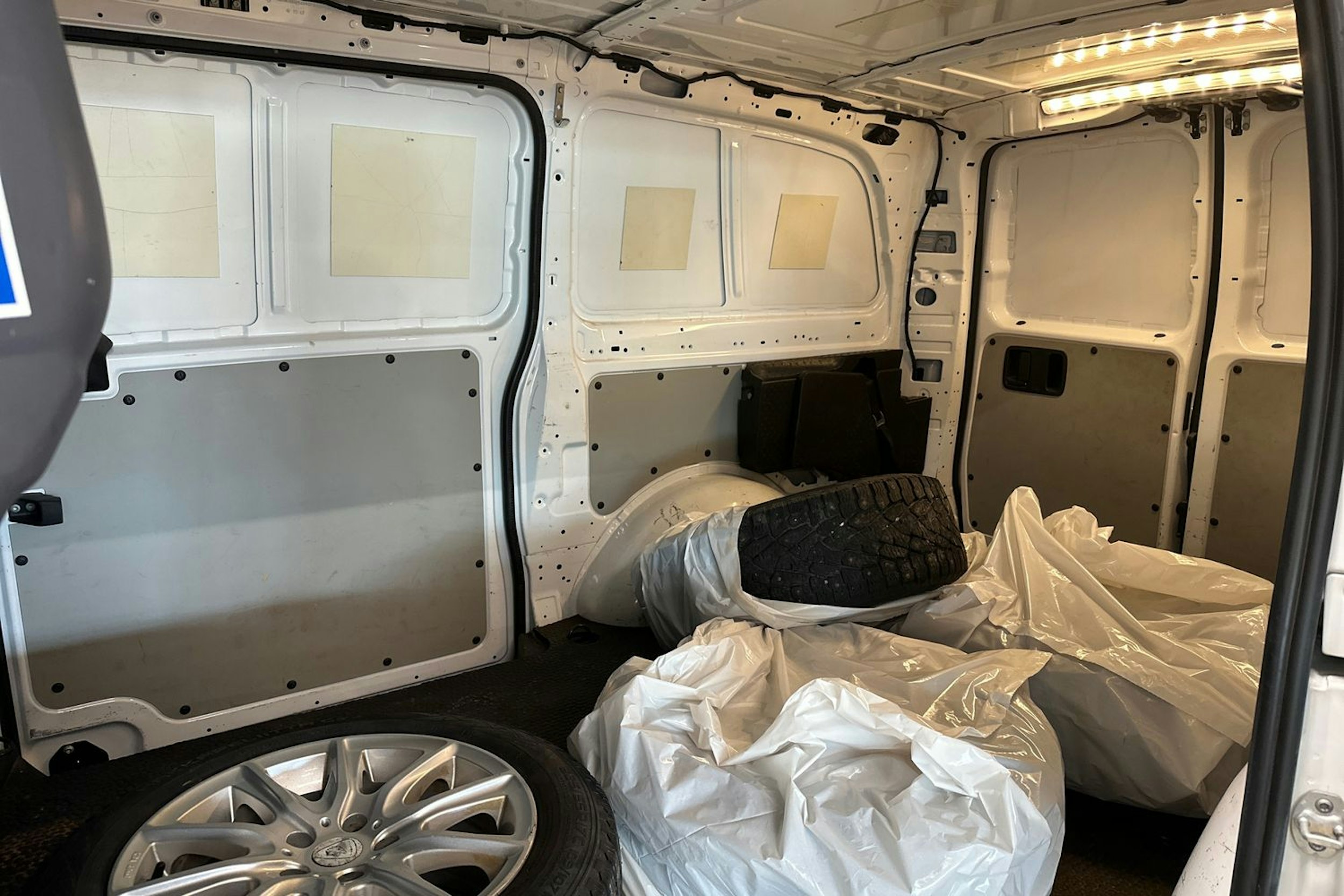 valkoinen Mercedes-Benz Vito 2016 kuva 10.