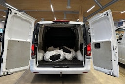 valkoinen Mercedes-Benz Vito 2016 kuva 12.