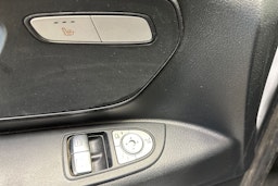 valkoinen Mercedes-Benz Vito 2016 kuva 14.