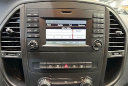 valkoinen Mercedes-Benz Vito 2016 kuva 19.