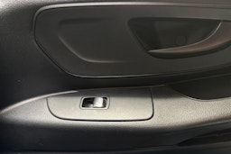 valkoinen Mercedes-Benz Vito 2016 kuva 22.