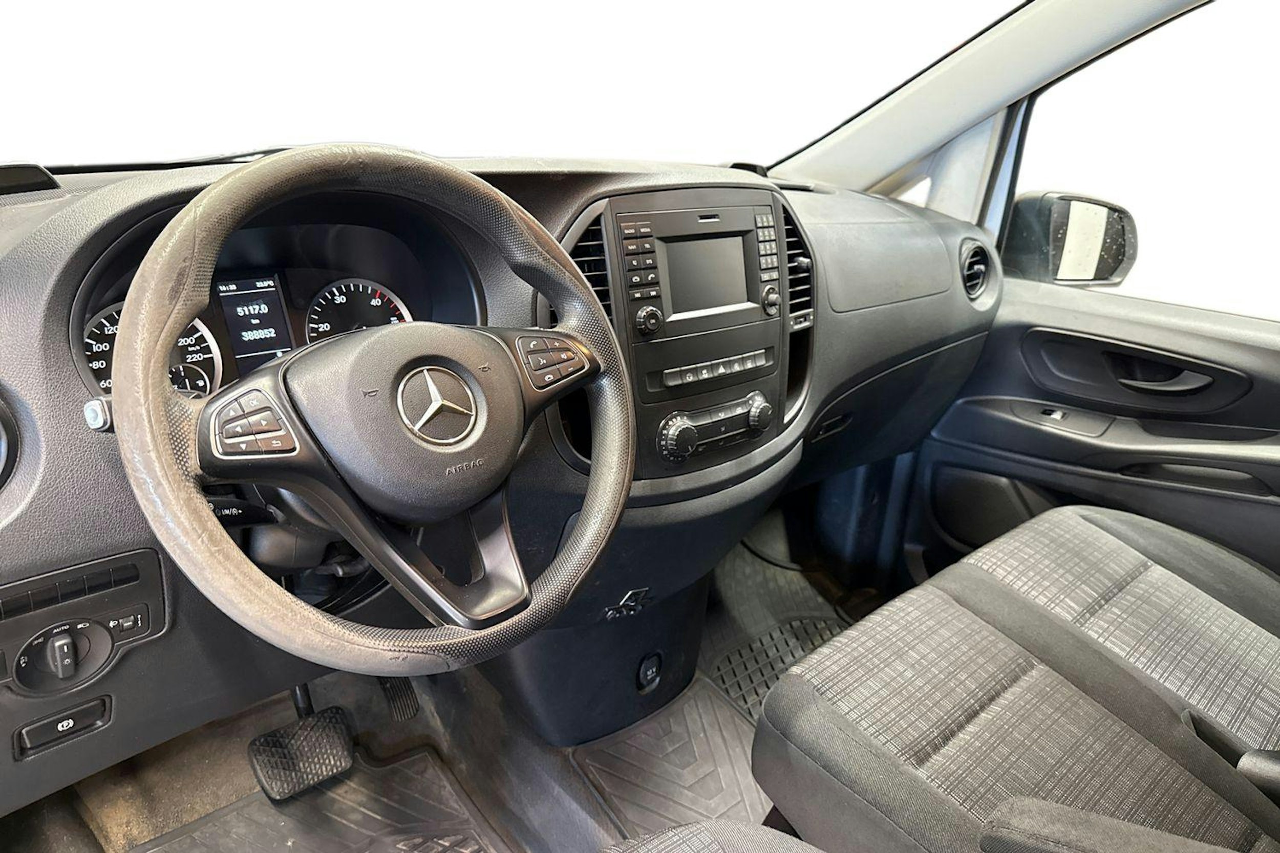 valkoinen Mercedes-Benz Vito 2016 kuva 7.