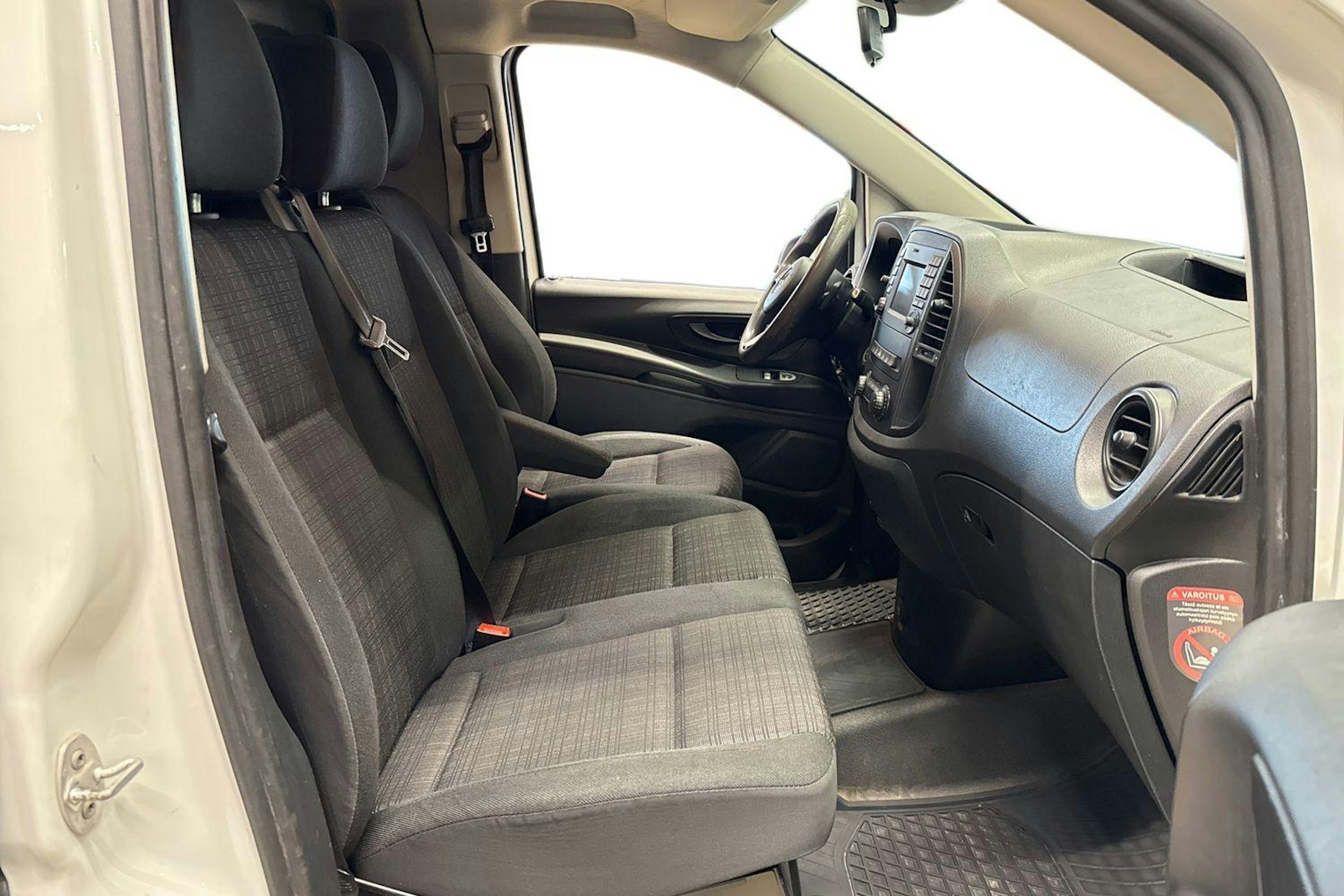 valkoinen Mercedes-Benz Vito 2016 kuva 8.