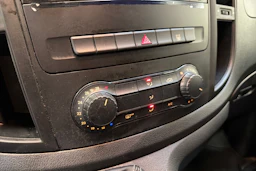 valkoinen Mercedes-Benz Vito 2016 kuva 17.