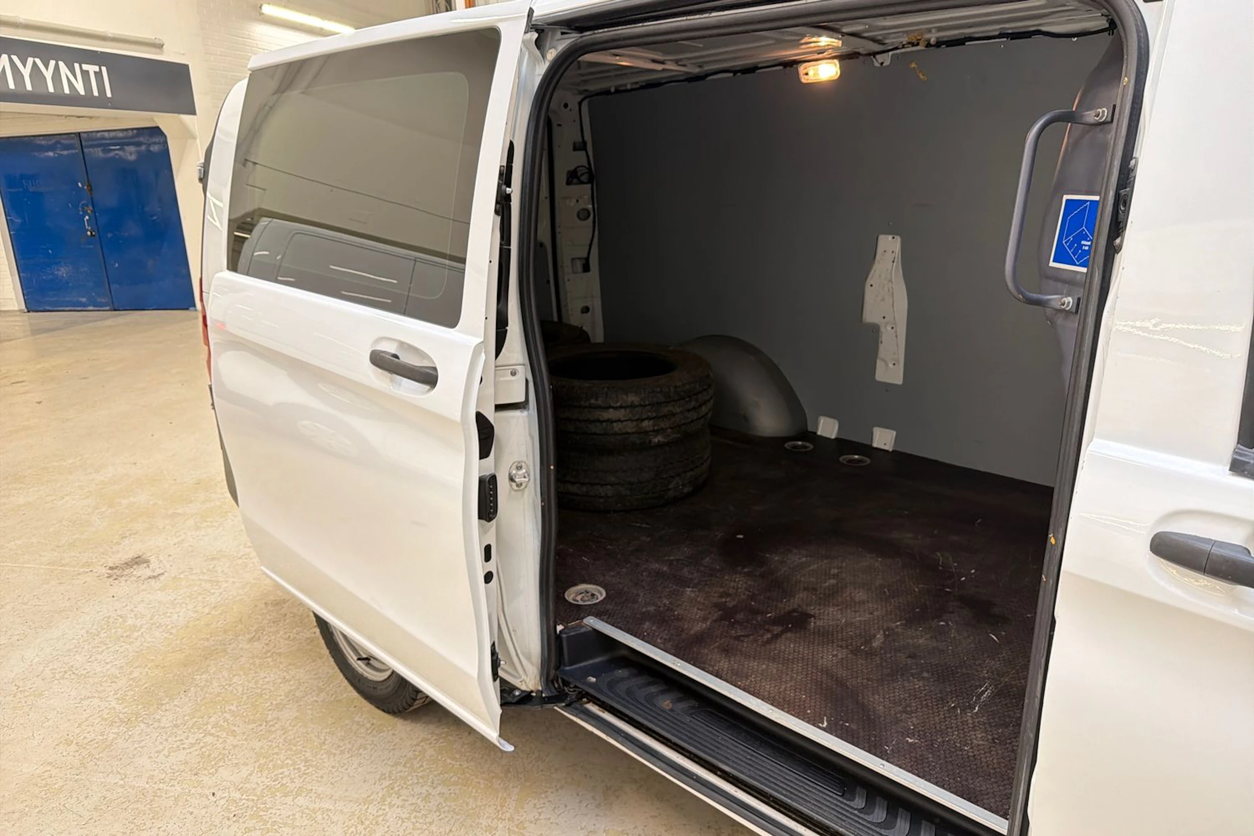 valkoinen Mercedes-Benz Vito 2016 kuva 20.