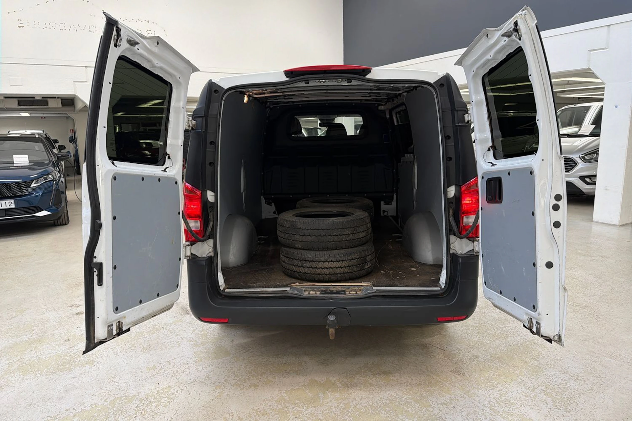 valkoinen Mercedes-Benz Vito 2016 kuva 21.